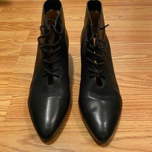 Vero Cuoio Italian Leather Laced Anckle Boots